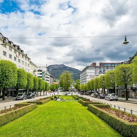 Flat In House With Outstanding Roof Terrace