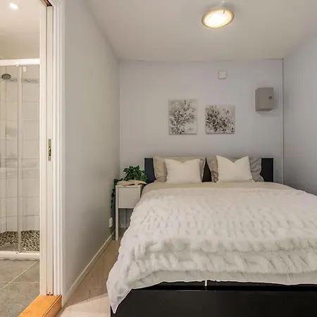 Apartment Flat In House With Outstanding Roof Terrace