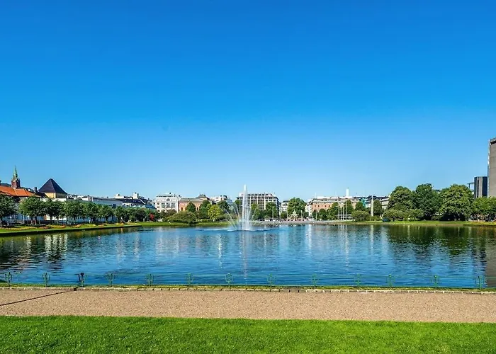 Flat In House With Outstanding Roof Terrace 아파트