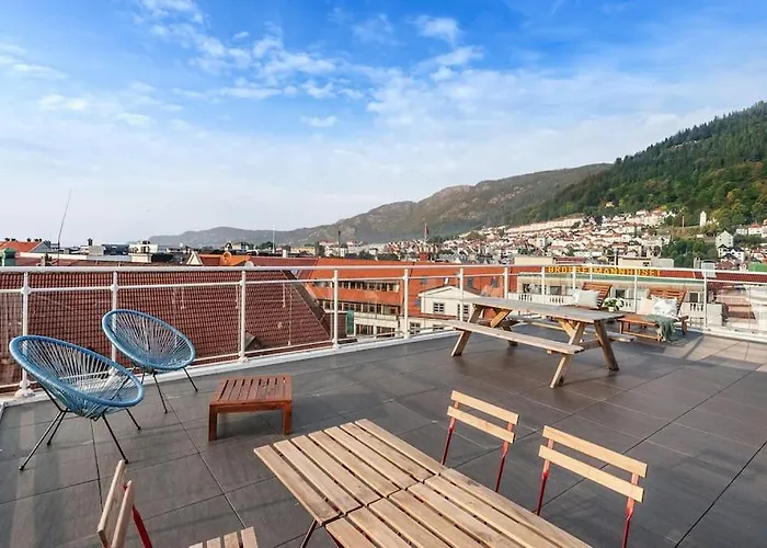 Flat In House With Outstanding Roof Terrace 아파트 *